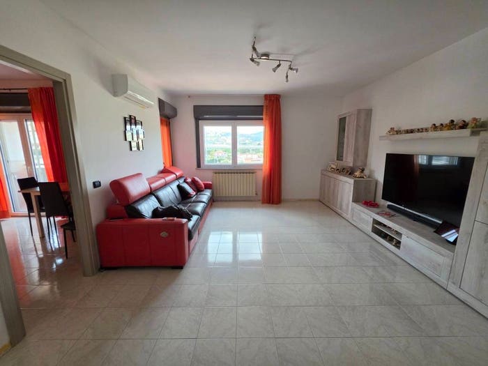 Appartamento quadrilocale in vendita in Viale dei Conti Falluc, Santa Maria, Catanzaro