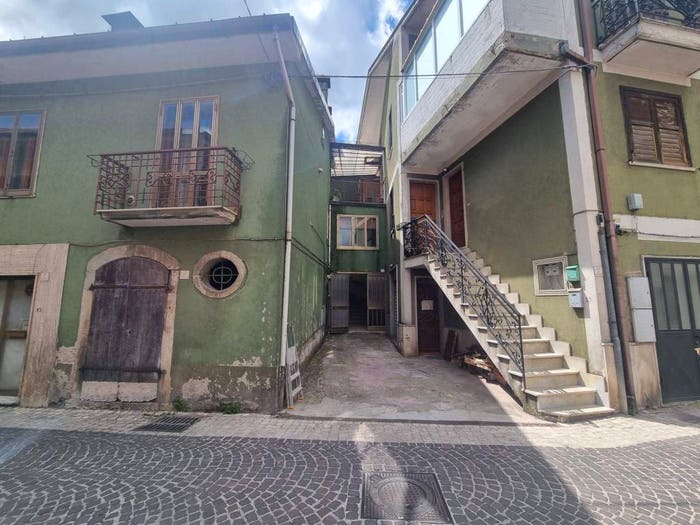 Casa con 5 locali in vendita in Via Vincenzo Pennetti, Volturara Irpina