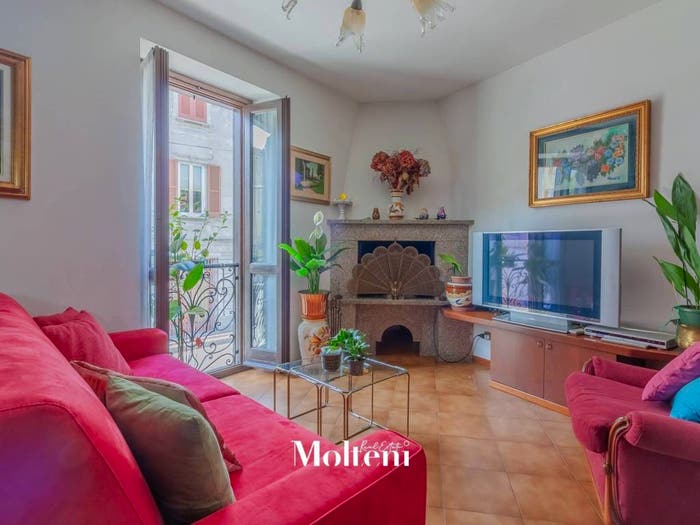 Casa trilocale in vendita in Via Settembre, Centro, Bellano