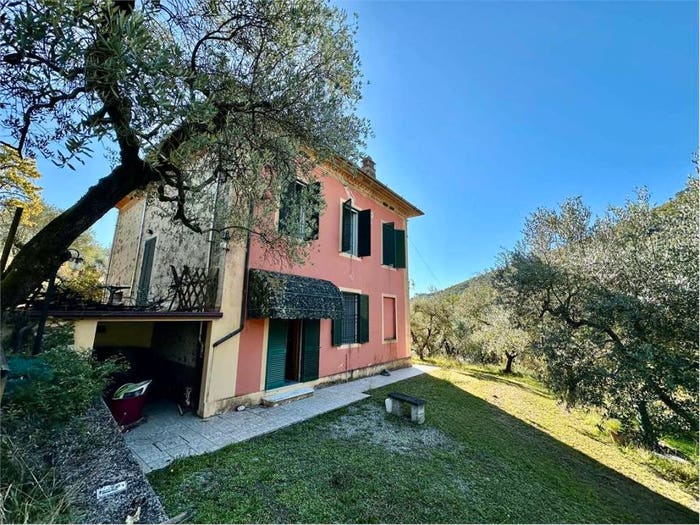 Casa con 6 locali in vendita in Via di Mastiano e Gugliano, La Maulina Morianese, Lucca