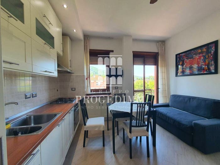 Appartamento trilocale in vendita in Alcide De Gasperi, Centro, Giaveno