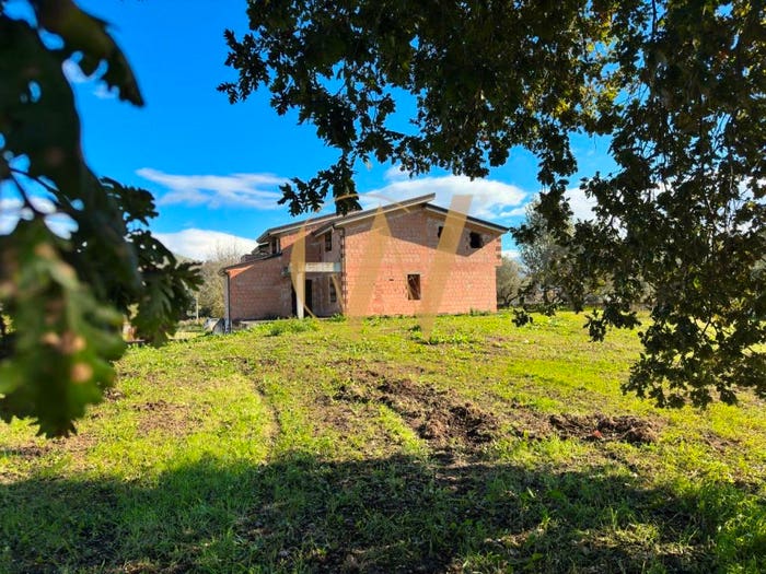 Casa quadrilocale in vendita in Via Schito, Castel Morrone