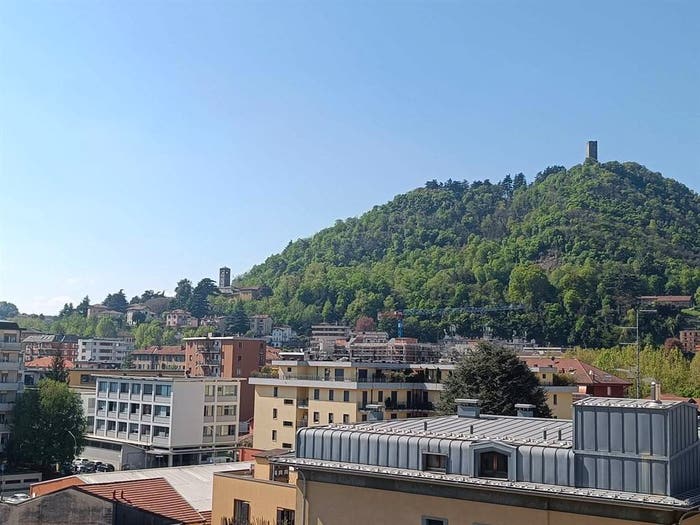 Appartamento quadrilocale in vendita in Borghi, Como