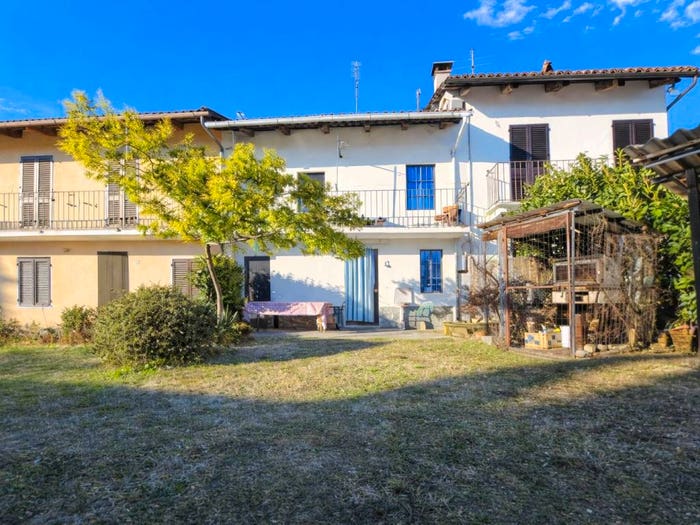 Casa quadrilocale in vendita in Frazione San Grato, Monteu Roero