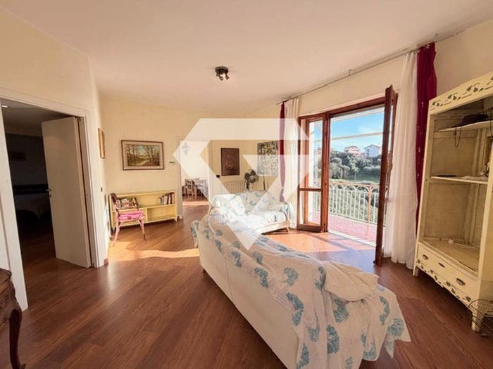 Appartamento con 5 locali in vendita in Via Cappella Nuova, Centro, Boissano