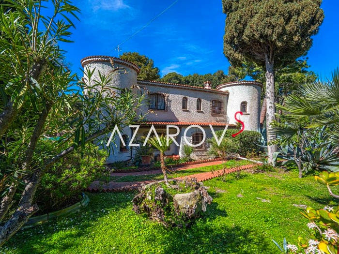 Casa con 6 locali in vendita in Via Romana, Bordighera