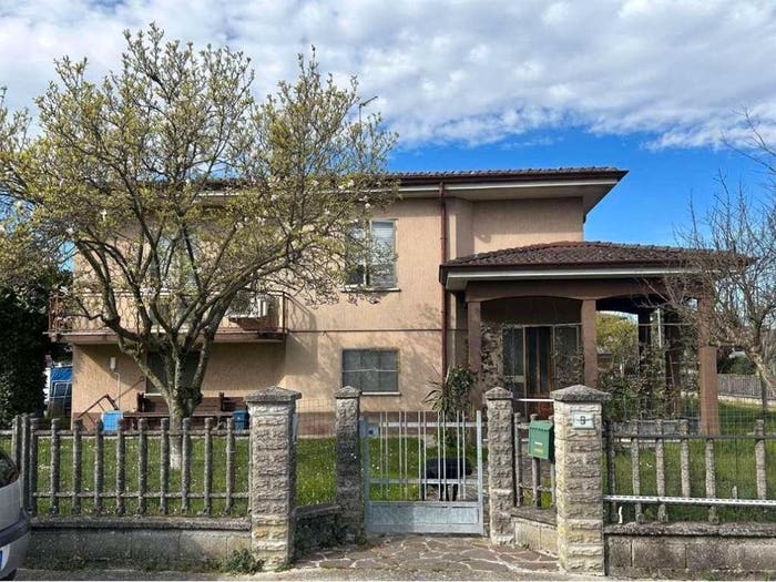 Casa con 6 locali in vendita in Via Giuseppe Parini, Soave, Porto Mantovano