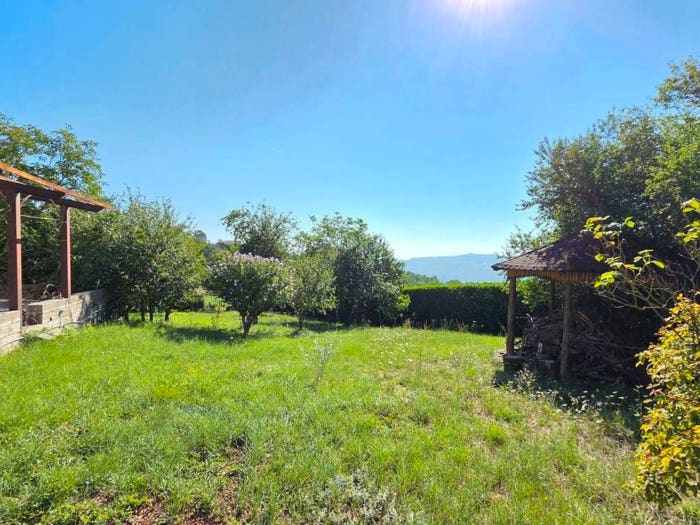 Casa con 6 locali in vendita in Contrada Santi Giovanni e Paolo, Montemarano