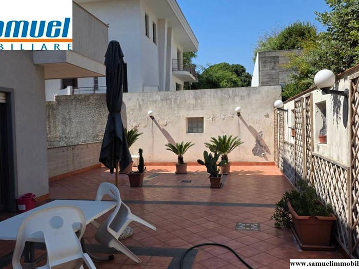 Casa con 6 locali in vendita in Viale Aldo Moro, Centro, Giarre