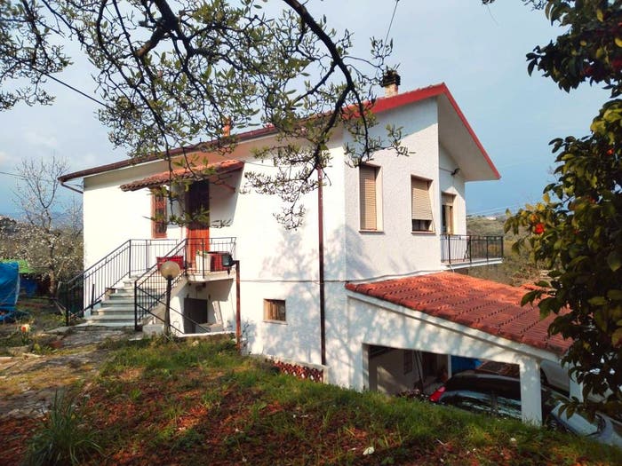 Casa con 6 locali in vendita in Via Giugno, Sorbolo, Follo