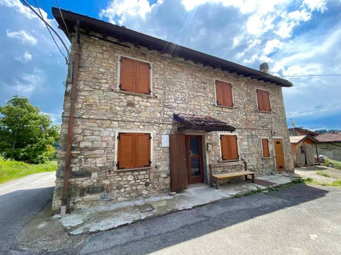 Casa con 6 locali in vendita in Via Pregheffio, Castelnovo Ne' Monti