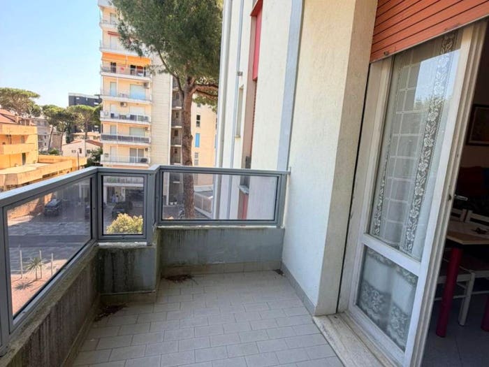 Appartamento trilocale in vendita in Viale Giosuè Carducci, Lido degli Estensi, Comacchio