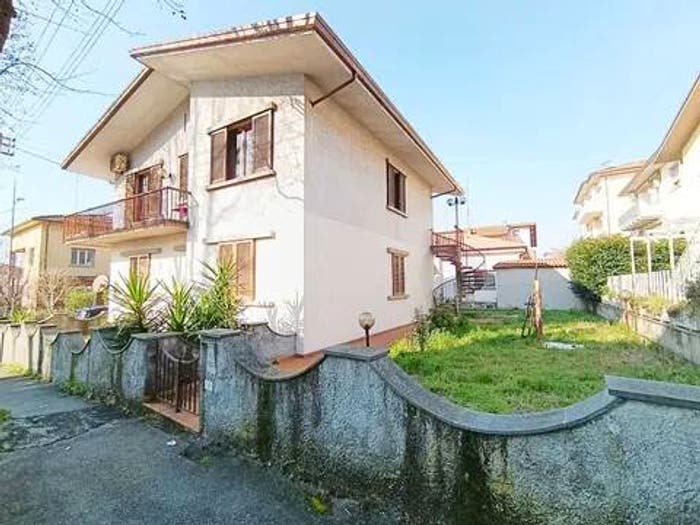 Casa trilocale in vendita in Via Abruzzo, MontecatiniTerme