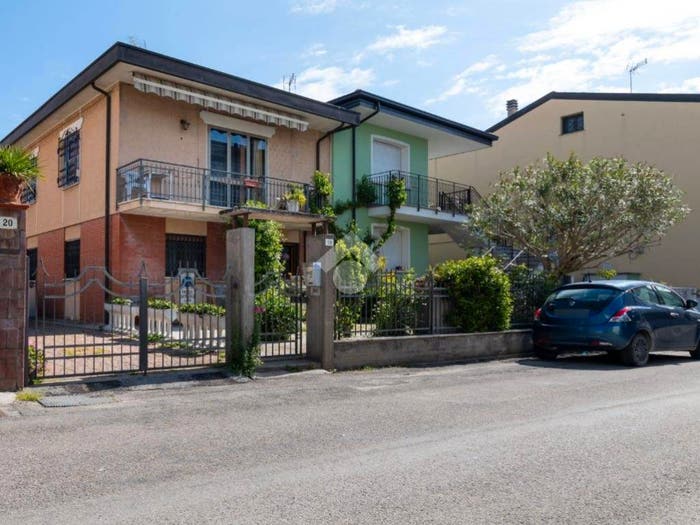 Appartamento trilocale in vendita in Via Semprini, Porto Canale di Ponente, Cesenatico