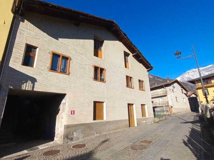 Casa con 6 locali in vendita in Via Roma, Centro, Venaus