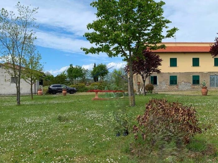 Appartamento con 6 locali in vendita in Puliciano, Arezzo