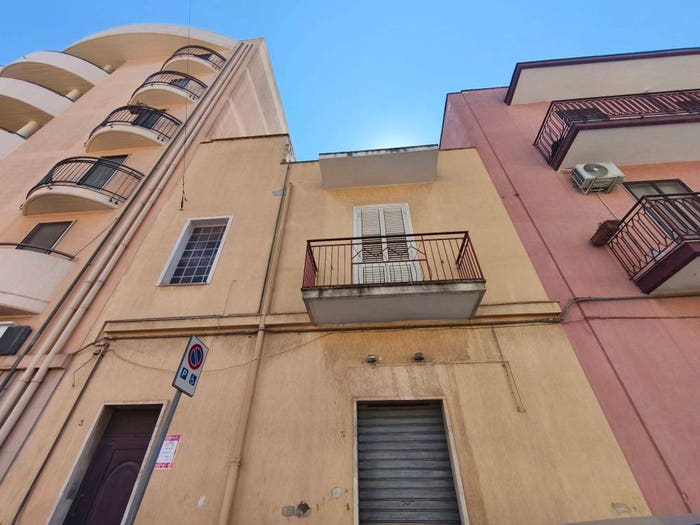 Casa quadrilocale in vendita in Via Orazio Flacco, Commenda, Brindisi