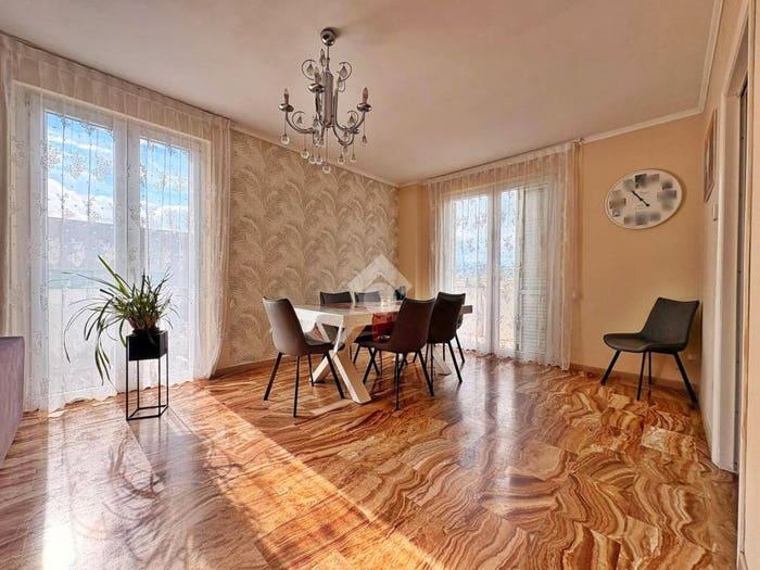 Appartamento con 5 locali in vendita in Via Flaminia Sud, Centro, Gualdo Tadino