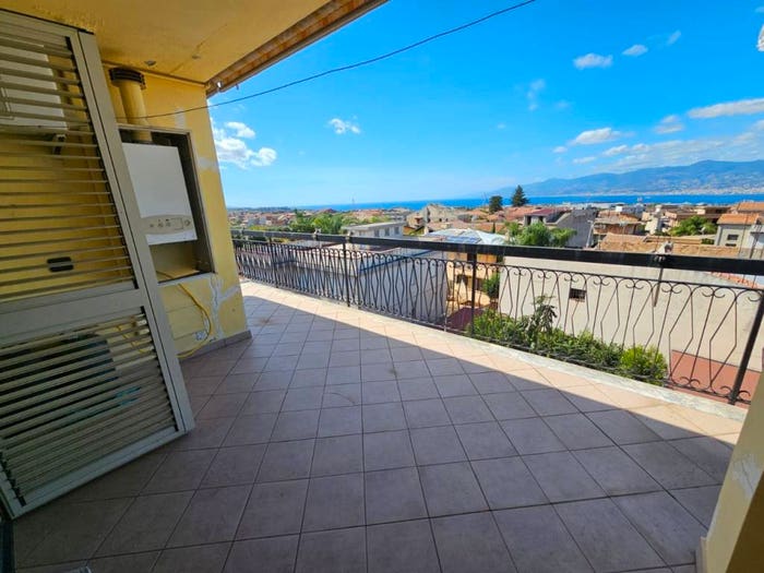 Appartamento con 6 locali in vendita in Campo Calabro
