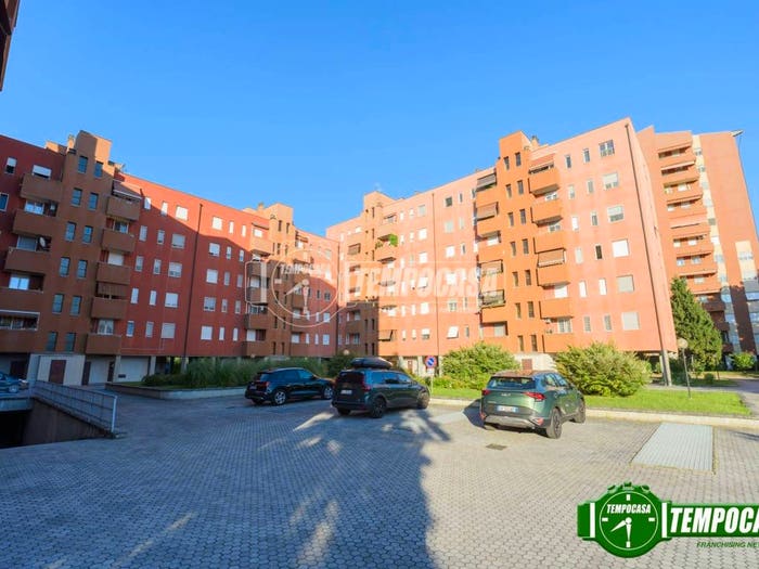 Appartamento quadrilocale in vendita in Via valsesia, Bisceglie, Milano