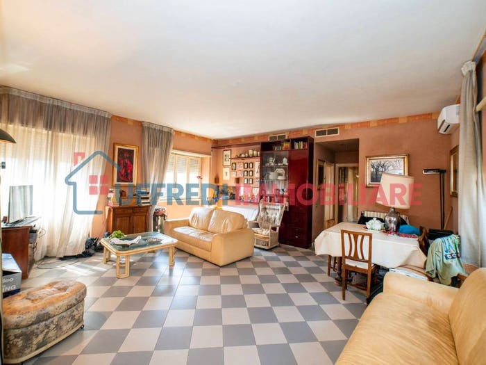 Appartamento trilocale in vendita in Via Alessandro Manzoni, Centro, Cisterna di Latina