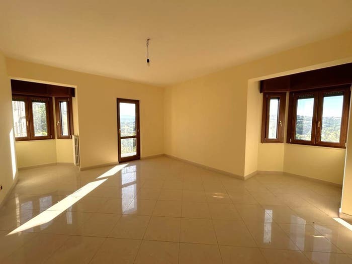 Appartamento con 5 locali in vendita in Via Calcazanco, Centro, Mirabella Eclano