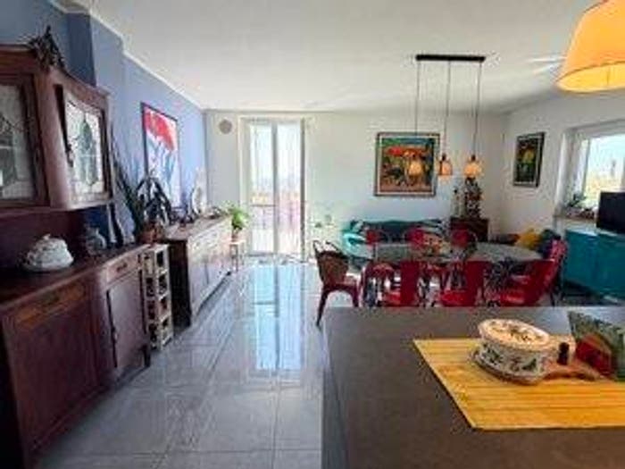 Appartamento trilocale in vendita in Via Giuseppe Ungaretti, Inverno e Monteleone