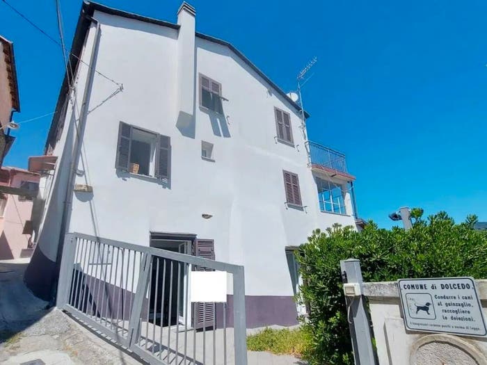 Appartamento trilocale in vendita in Via Uliveto, Costa Carnara, Dolcedo