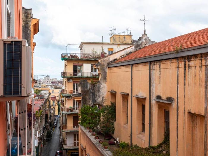 Appartamento con 6 locali in vendita in Salita Tarsia, Monte Santo, Napoli