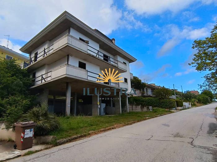 Casa con 6 locali in vendita in contrada san savino, San Savino, Ripatransone