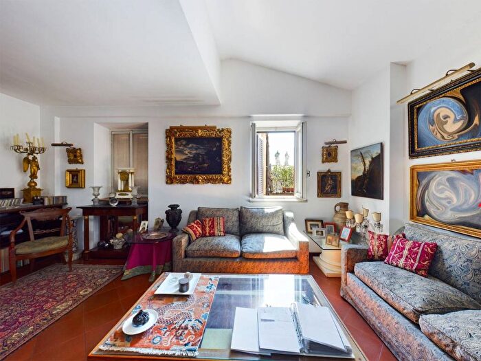 Casa trilocale in vendita in vicolo dell'oro, Via Giulia, Roma