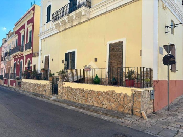 Casa quadrilocale in vendita in Via Roma, Alezio