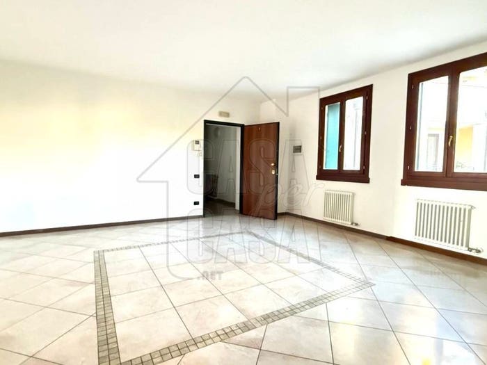 Appartamento quadrilocale in vendita in Via Principe Umberto, Centro Storico, Este