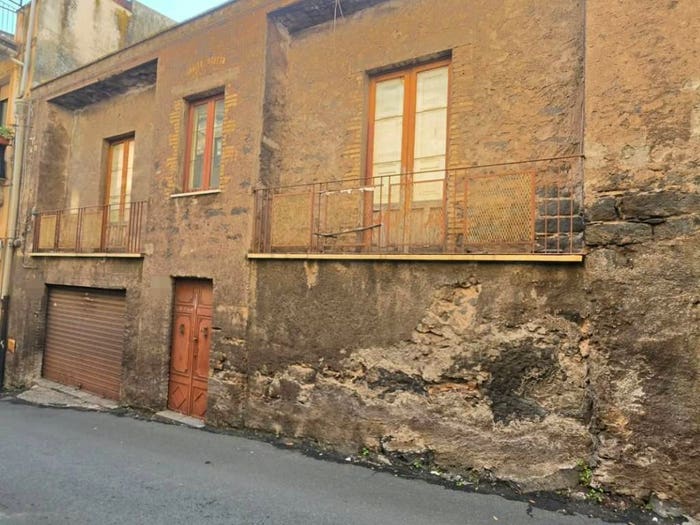 Casa con 6 locali in vendita in Via Retta Ponente, Centro, Belpasso