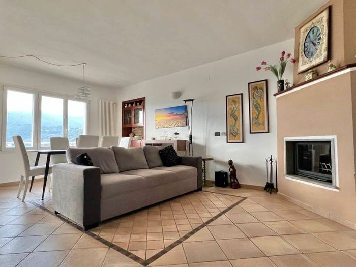Casa quadrilocale in vendita in Via Roma, Centro, Cesio