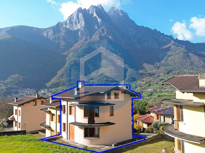 Casa con 6 locali in vendita in Via Giardini, Niardo