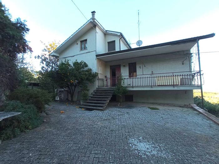 Casa con 6 locali in vendita in Contrada San Martino, Colonnella