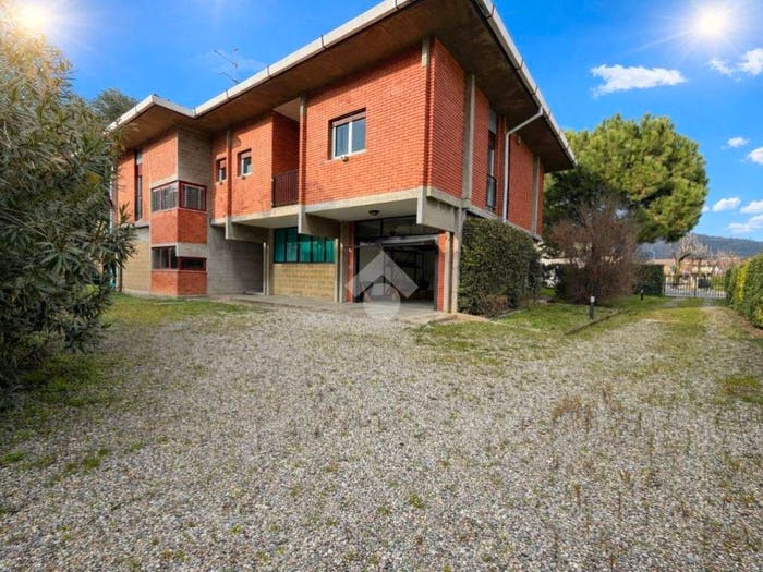 Casa quadrilocale in vendita in Via San Pietro, Coccaglio