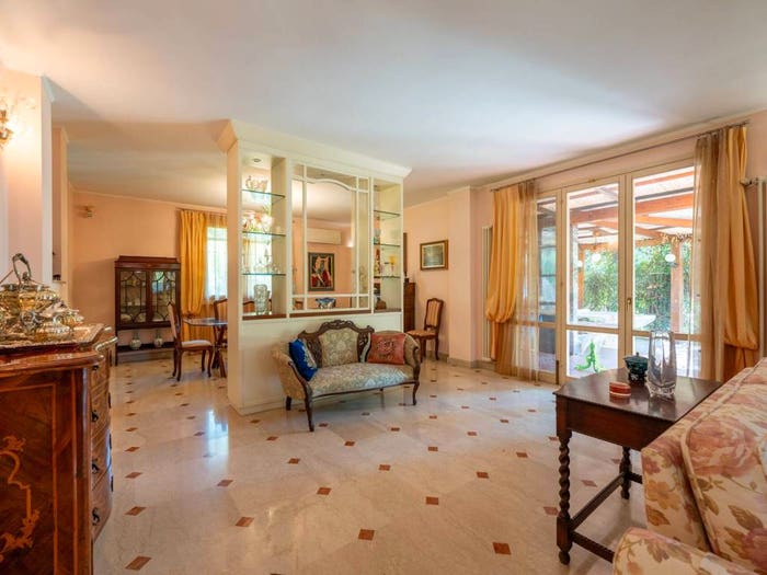 Casa con 6 locali in vendita in Via Canova, Vittoria Apuana, Forte dei Marmi