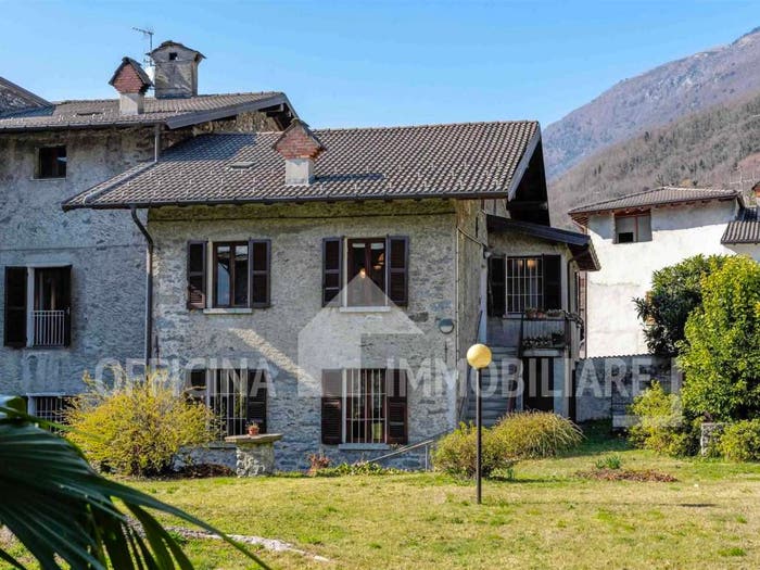 Casa con 6 locali in vendita in Via Parravicini, Centro, Traona