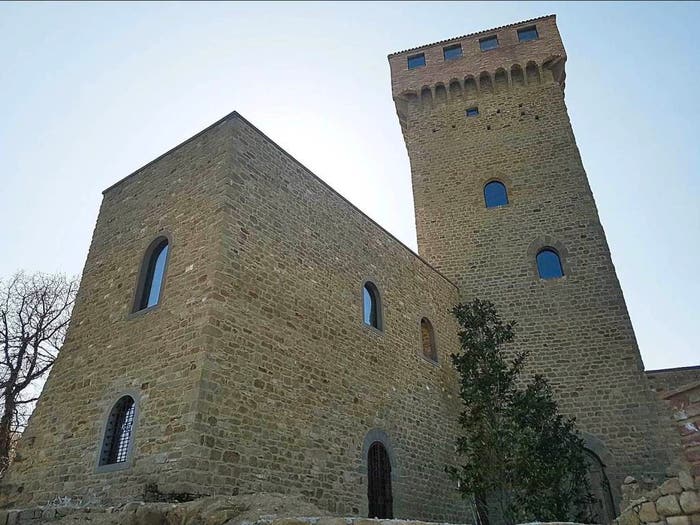 Casa con 6 locali in vendita in Passignano sul Trasimeno