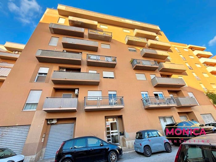 Appartamento quadrilocale in vendita in Via Genuardi, Centro, Trapani