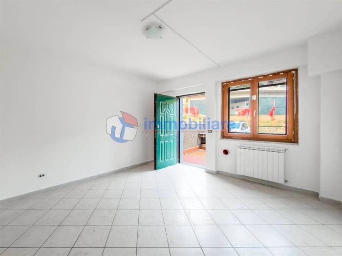 Appartamento bilocale in vendita in Albiano Magra, Aulla