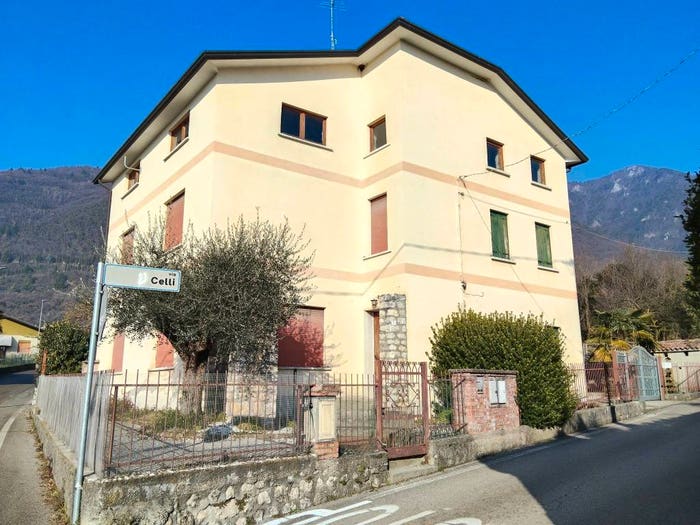 Casa con 6 locali in vendita in Via Celli, Centro, Borso del Grappa