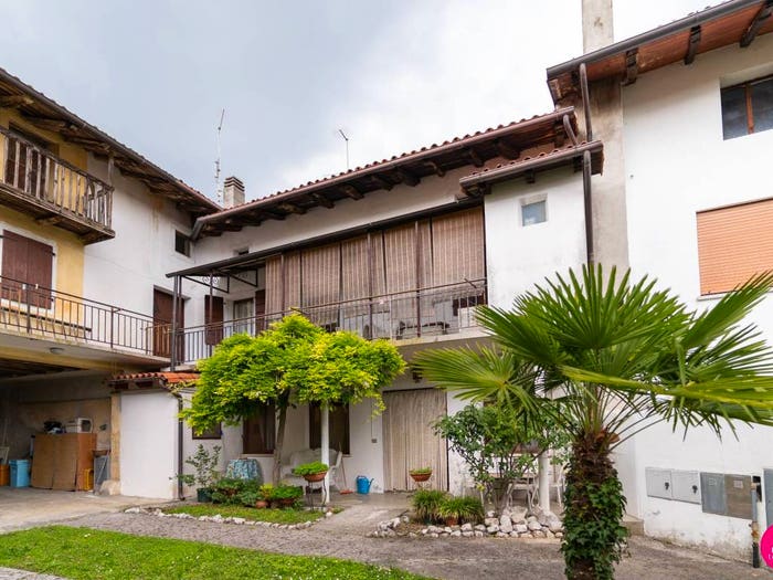 Casa con 6 locali in vendita in Via Roma, Aviano Castello, Aviano