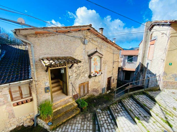 Appartamento bilocale in vendita in Via Pie' di Terra, Pozzaglia Sabino, Pozzaglia Sabina