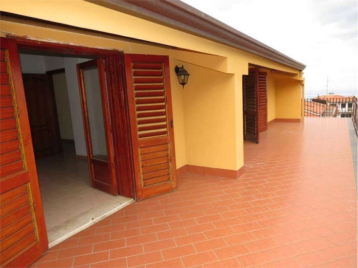 Casa con 5 locali in vendita in via tenente scuderi, Centro, Zafferana Etnea