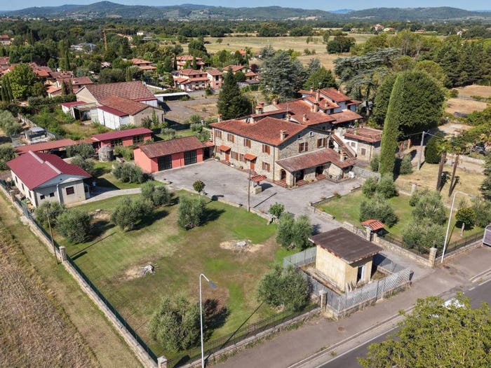 Casa con 6 locali in vendita in Località Quarata, Quarata, Arezzo