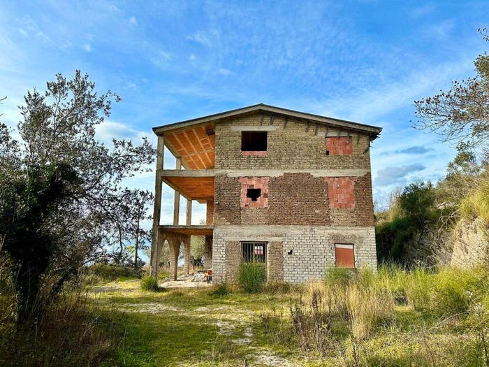 Casa quadrilocale in vendita in Via Caprareccia, Cassino