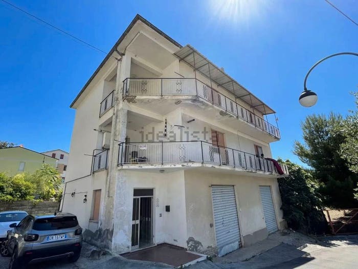 Appartamento trilocale in vendita in Via Colmarino, Centro, Miglianico